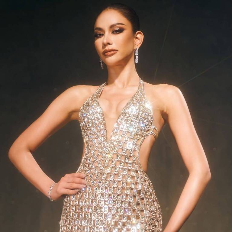 A Miss Tailândia, Anna Sueangam-iam, desfilou com um vestido feito de materiais recicláveis no Miss Universo 2022