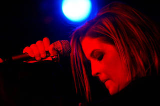 FILE PHOTO: Singer Lisa Marie Presley performs during a rehearsal at the M Bar in London