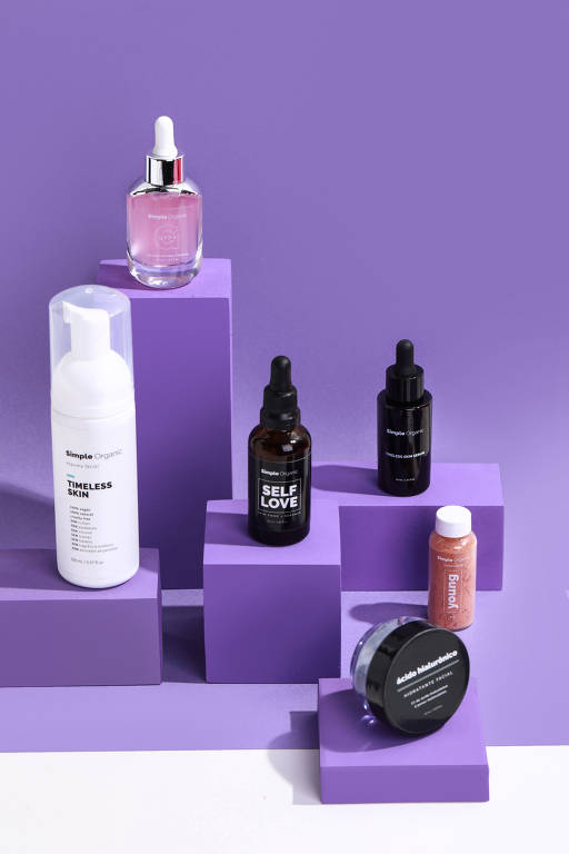 Produtos da Simple Organic, marca de produtos alinhados ao "clean beauty", no qual estamos banidos produtos com origem animal e ingredientes considerados tóxicos