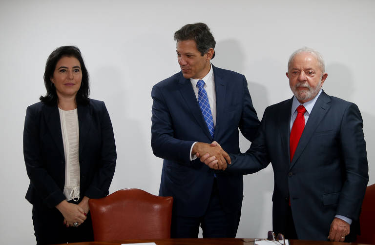 Brasil oficial parece esquecido de si e do perigo na baderna sinistra de Trump
