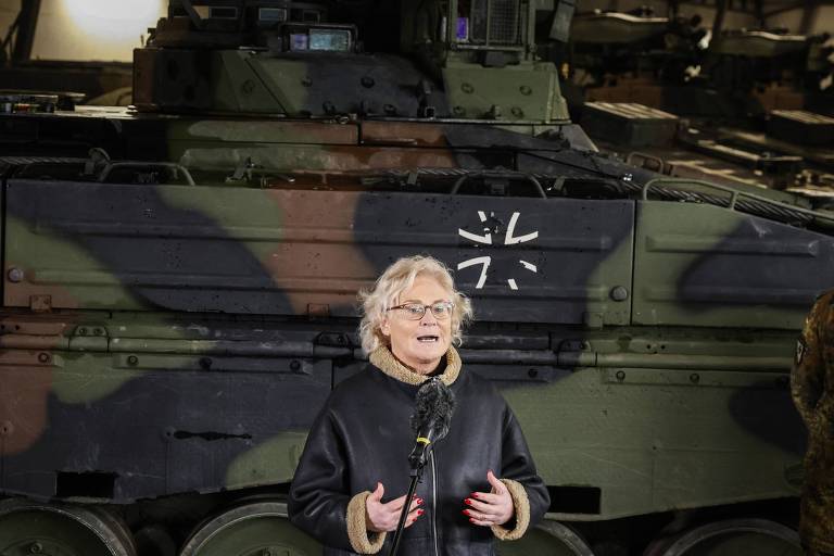 Guerra da Ucrânia derruba ministra da Defesa da Alemanha e expõe dilema da Otan