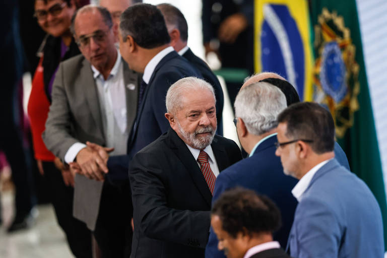 Lula cria grupo de trabalho para elaborar proposta de valorização do salário mínimo