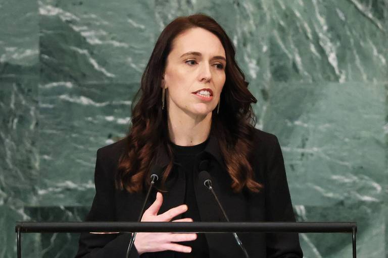 Jacinda se diz sem energia e anuncia renúncia na Nova Zelândia em decisão surpreendente