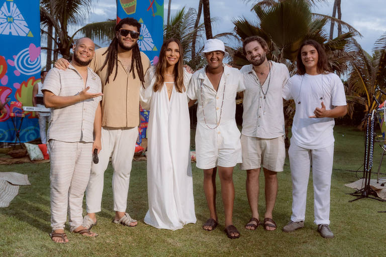  A cantora Ivete Sangalo e seu filho Marcelo participam de gravação com a banda Filhos da Bahia, formada por Migga, João, Raysson e Zaia, em Salvador