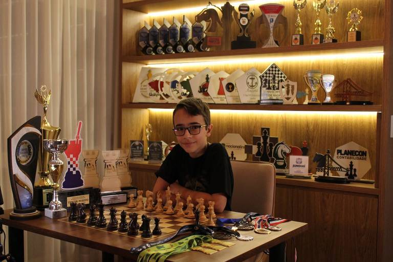 Ex-diarista vira vice-campeã brasileira de xadrez e participa de mundial