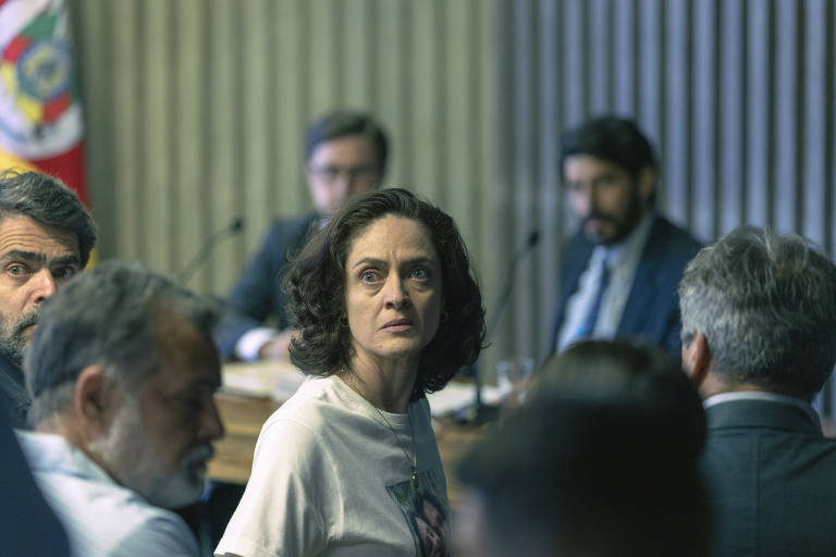 Como a Netflix está impedindo o compartilhamento de senhas - 01/02/2023 -  Ilustrada - Folha