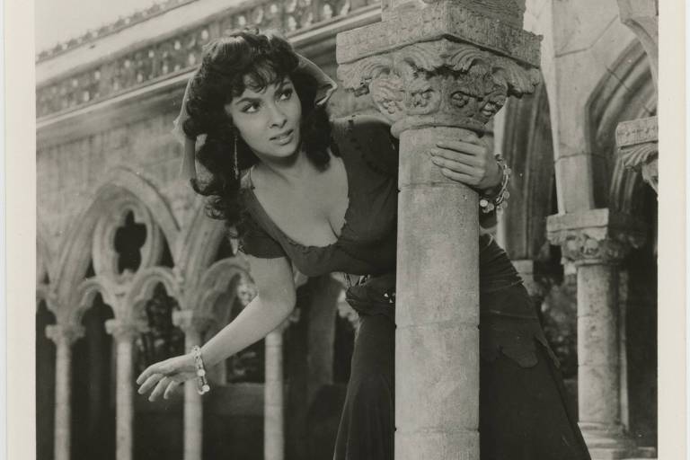 A atriz Gina Lollobrigida em cena do filme 'O Corcunda de Notre Dame', de 1956