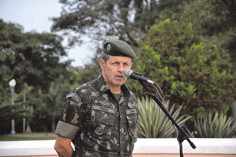 O general Tomás Paiva foi escolhido para o Comando do Exército em 21 de janeiro, após demissão do general Júlio César de Arruda