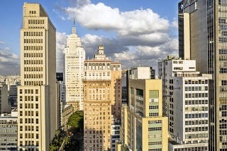 ***Especial FOLHA. Verificar DATA de PUBLICACAO*** Especial Privatizacoes: vista aerea do predio do banco Santander (edificio Altino Arantes, antigo predio do Banespa) no centro de Sao Paulo
