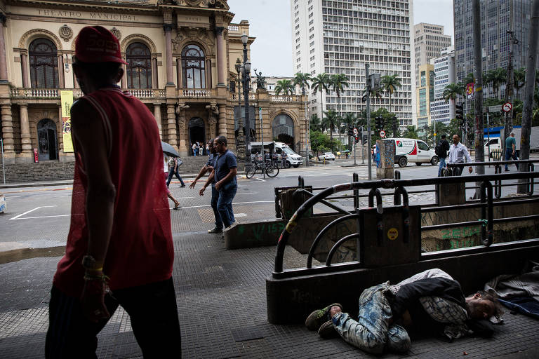 Pobreza extrema fazia surgir pessoas sem-teto; com o desemprego, chegavam os ambulantes; com crises em todo o mundo, os imigrantes