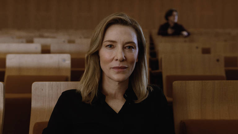 Cate Blanchett em cena do filme "Tár", de Todd Field