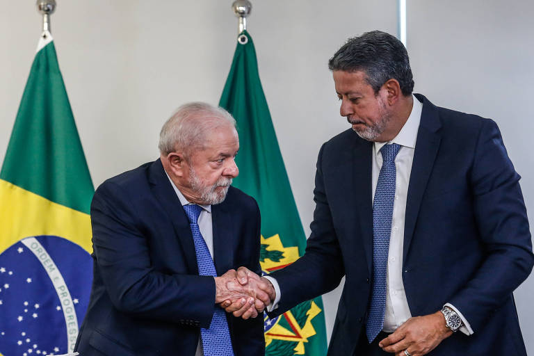 O presidente Lula e o deputado Arthur Lira (PP), reeleito presidente da Câmara.