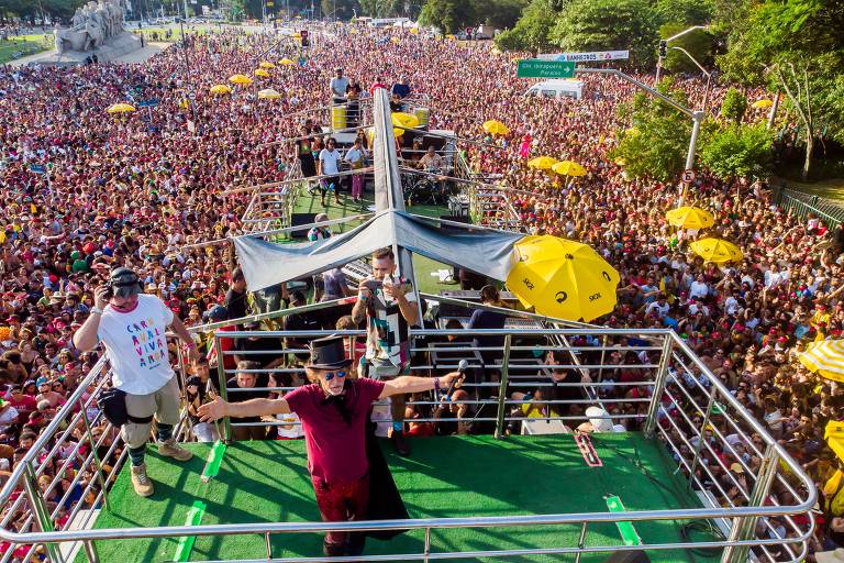 Um roteiro com mais de 30 blocos de rua para aproveitar o melhor do  carnaval de São Paulo - Estadão
