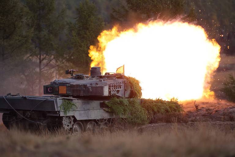 Rússia ataca Ucrânia com míssil hipersônico após anúncio dos tanques