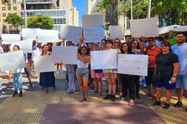 Pais da escola Alarico Silveira protestam pela demora na reforma da unidade