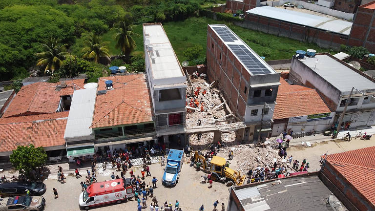 Explosão em imóvel deixa quatro mortos na Bahia