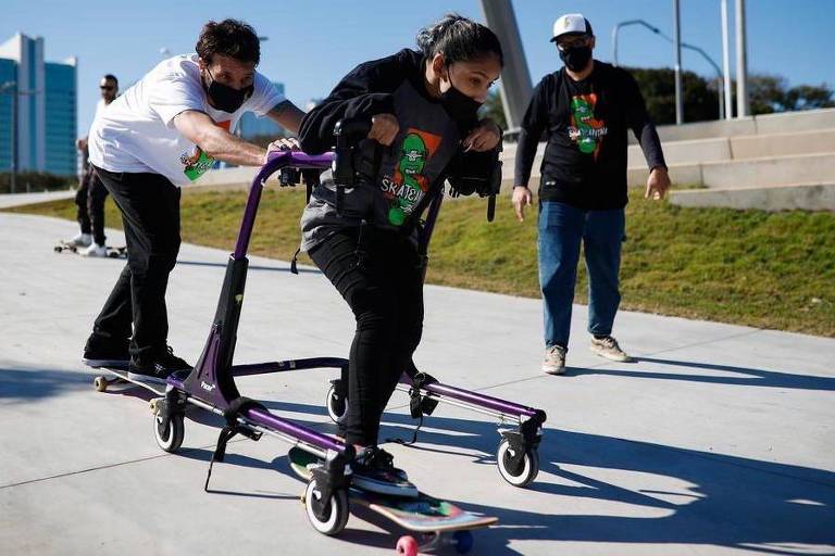 Projeto adapta skate e aproxima crianças com deficiência do esporte