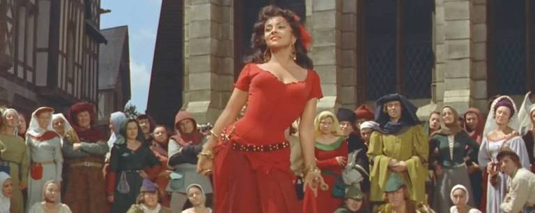 Gina Lollobrigida como a cigana Esmeralda em 'O Corcunda de Notre Dame'  (1956)