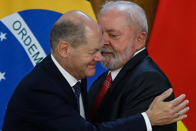 Luiz Inácio Lula da Silva (PT) recebe o chanceler da Alemanha, Olaf Scholz, no Palácio do Planalto, em visita oficial do chefe de governo ao Brasil e após discussões sobre o Fundo Amazônia e a Guerra na Ucrânia