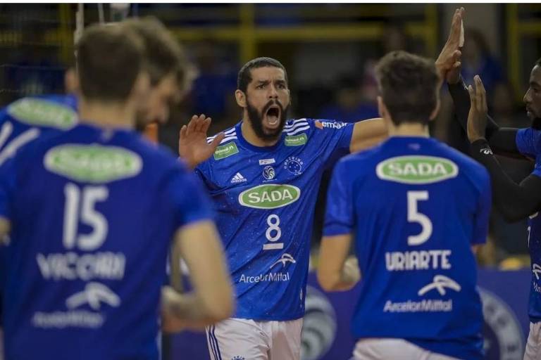 A foto mostra o jogador de vôlei Wallace, do Sada Cruzeiro.