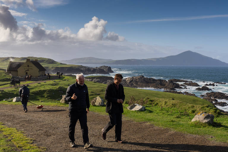 Martin McDonagh e Colin Farrell no set de 'The Banshees of Inisherin'