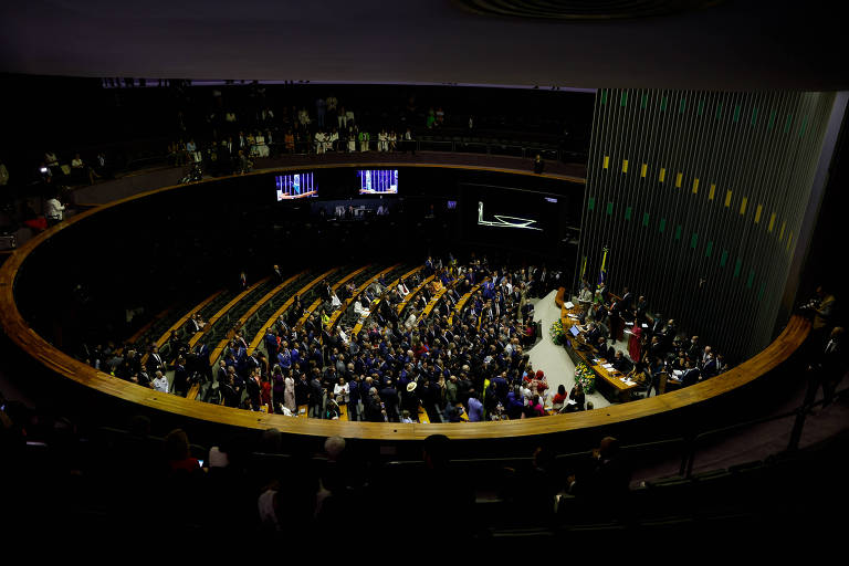  O plenário da Câmara dos Deputados, em Brasília, durante a sessão de posse dos parlamentares eleitos 