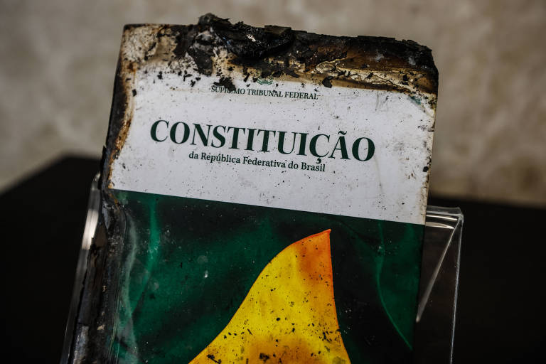 Verniz jurídico aproxima trama sob Bolsonaro de golpe de 1964
