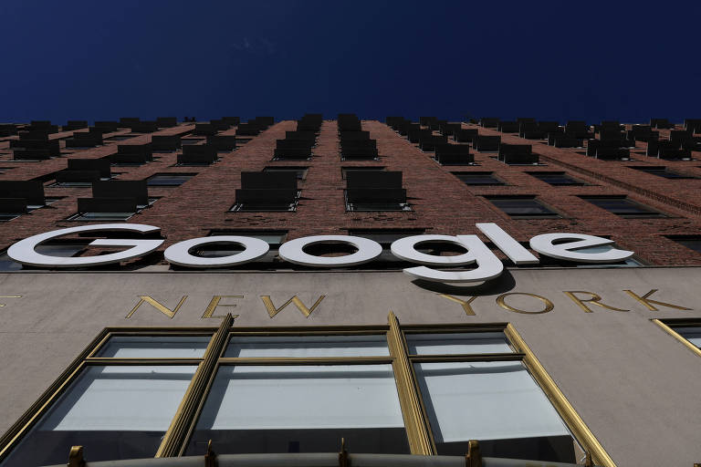 Logo do Google em prédio na seção de Chelsea, em Nova York, nos Estados Unidos
