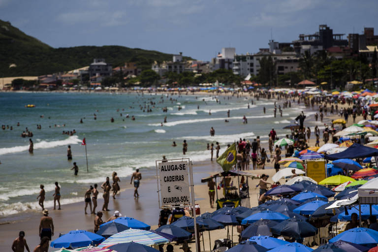 Após Balneário Camboriú, mais uma praia de SC terá faixa de areia alargada