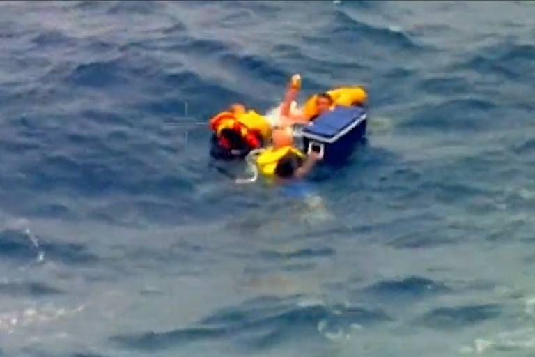 Três pessoas agarradas em cooler são encontradas em mar na Austrália; veja vídeo