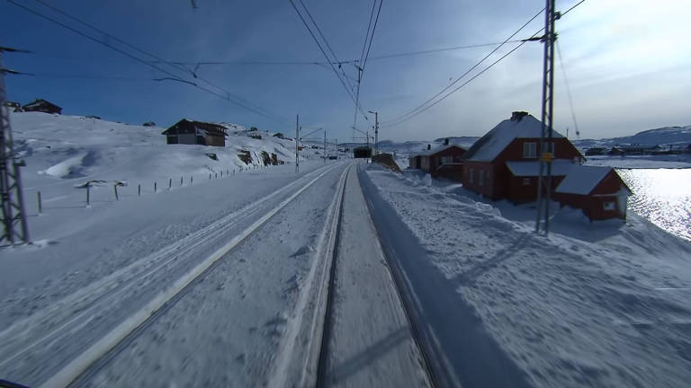 frames do plano-sequência de uma viagem de trem de Bergen a Oslo, feito pela tv norueguesa NRK2, exclusivo entretempos