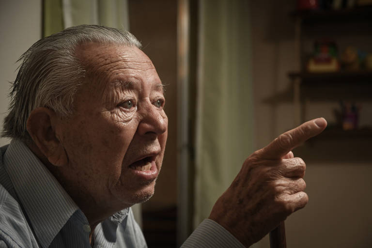 O ex-operário conta que era questionado sobre coisas que não sabia e que apanhava mais por isso