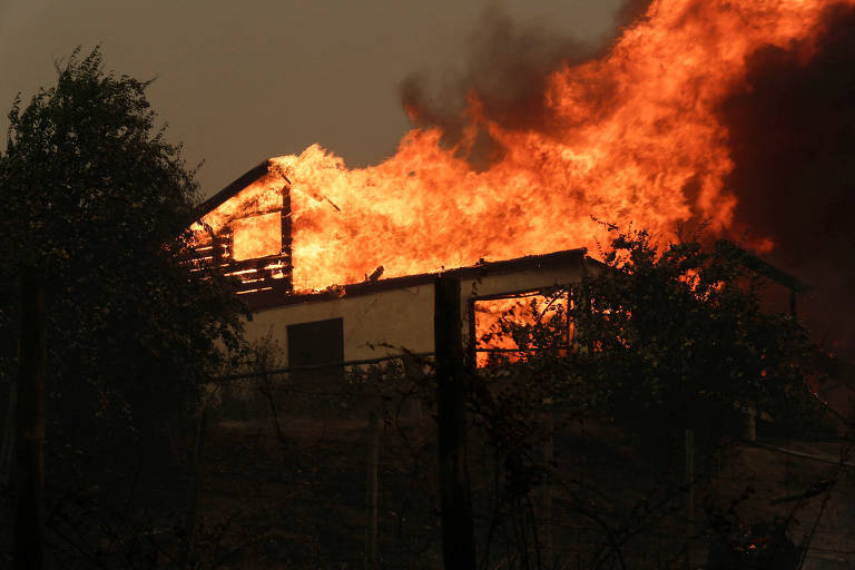 Casa pega fogo em Santa Juana, no Chile