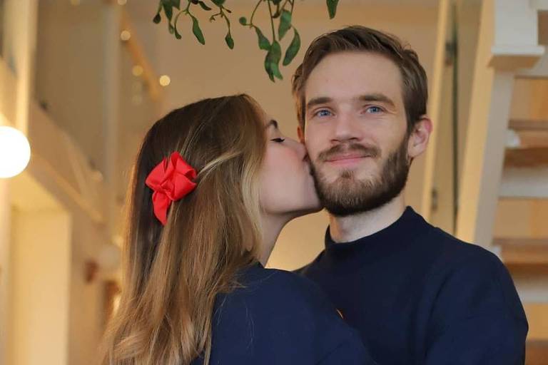 PewDiePie recebe beijo da esposa, Marzia Kjellberg