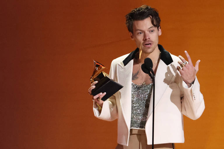 Harry Styles vence Grammy de álbum do ano e atropela Beyoncé, Adele e Bad Bunny