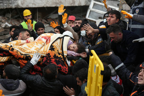 Terremoto mata mais de 1.200 na Turquia e na Síria - 05/02/2023 - Mundo -  Folha