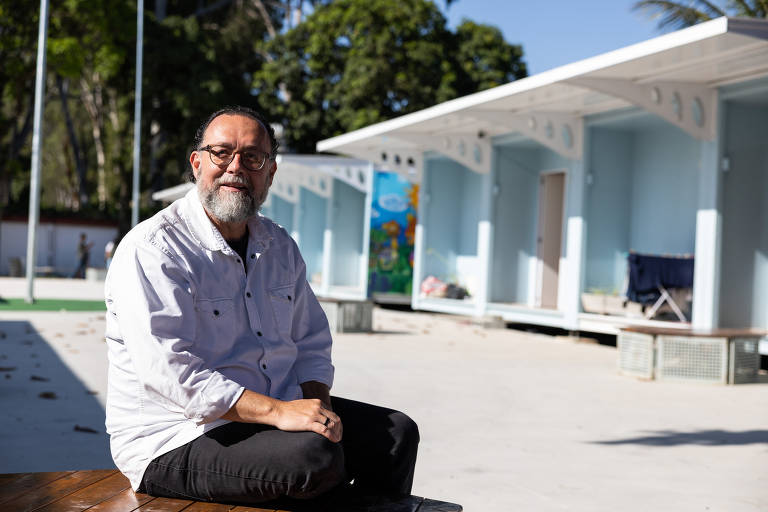 Secretário municipal de Assistência e Desenvolvimento Social, Carlos Bezerra Jr., visita a primeira Vila Reecontro