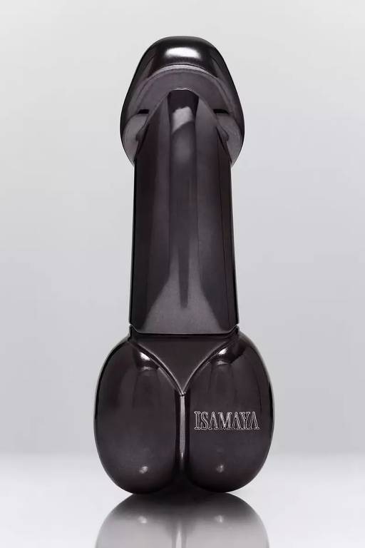 Batons com formato de pênis de Isamaya Ffrench