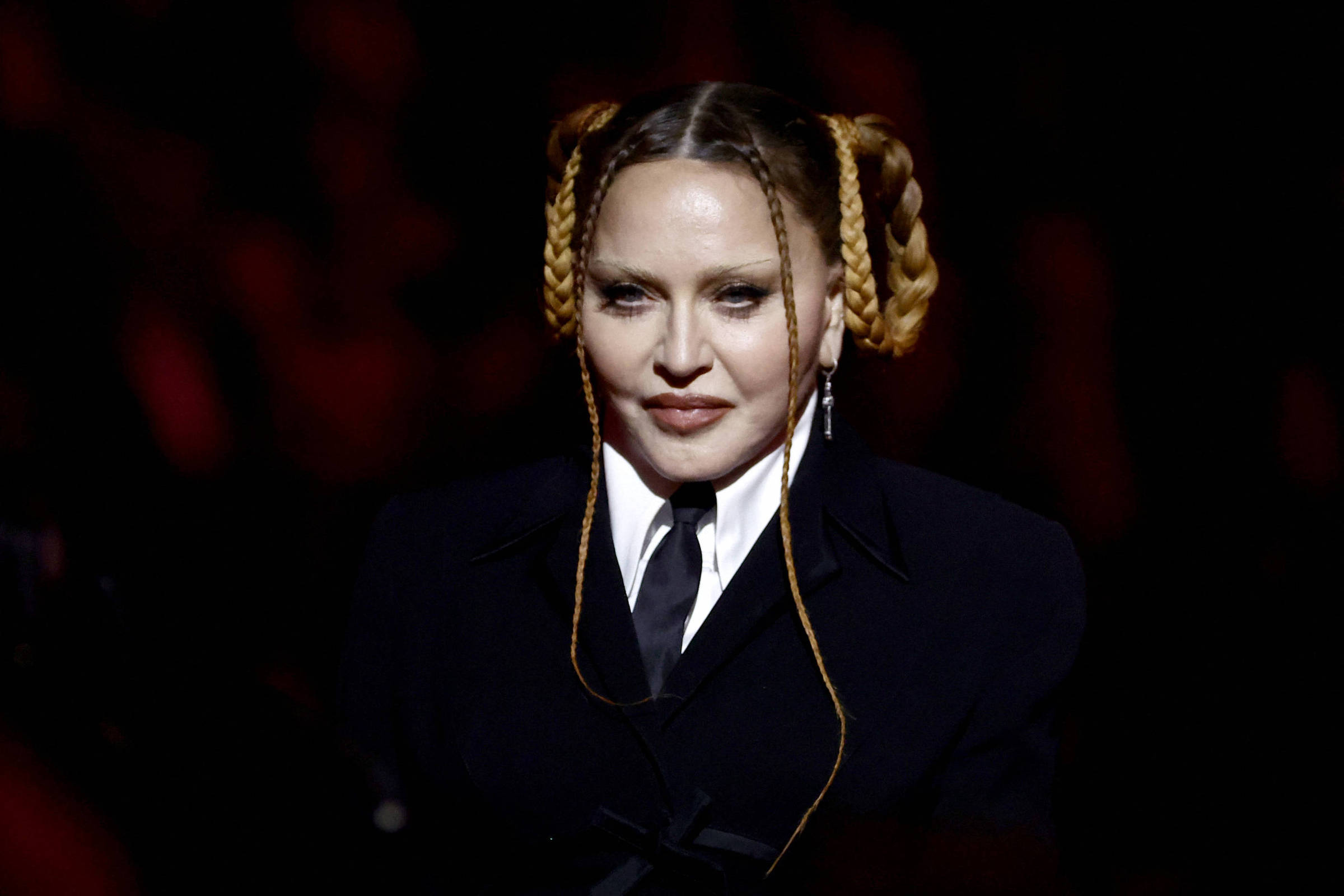 Madonna no Grammy é julgada por defensores do envelhecer - 10/02/2023 -  Ilustrada - Folha