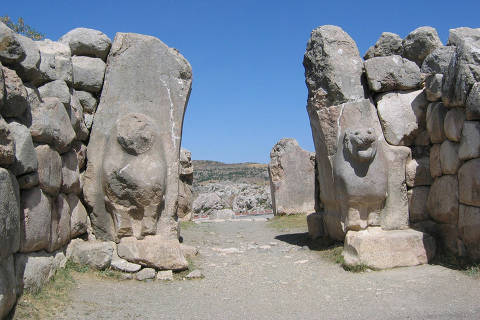 The Lion Gate in the stone wall that surrounded the ancient city of Hattusa, the capital of the Hittite empire located at the village of Bogazkoy in Turkey, is seen in this undated handout picture. Benjamin Anderson/Handout via REUTERS    THIS IMAGE HAS BEEN SUPPLIED BY A THIRD PARTY  NO RESALES. NO ARCHIVES ORG XMIT: MEX