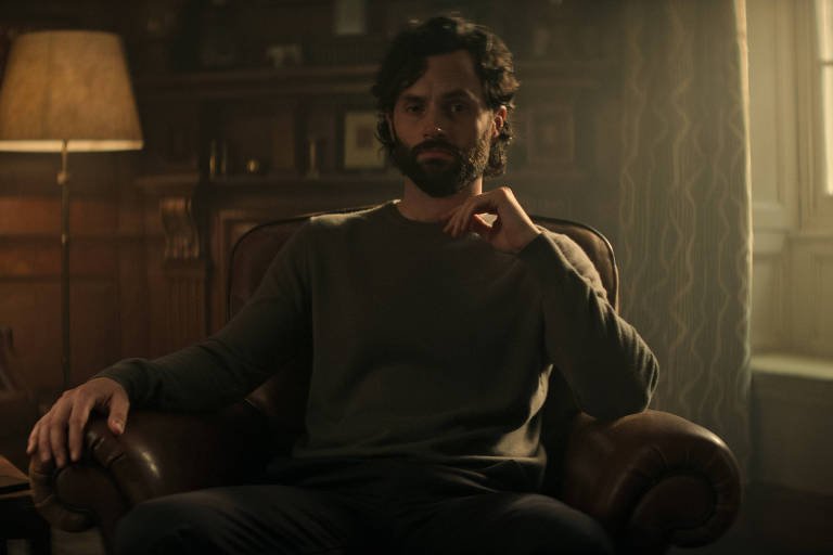 Você': Penn Badgley, Tati Gabrielle e mais nas novas imagens oficiais da 4ª  temporada; Confira! - CinePOP