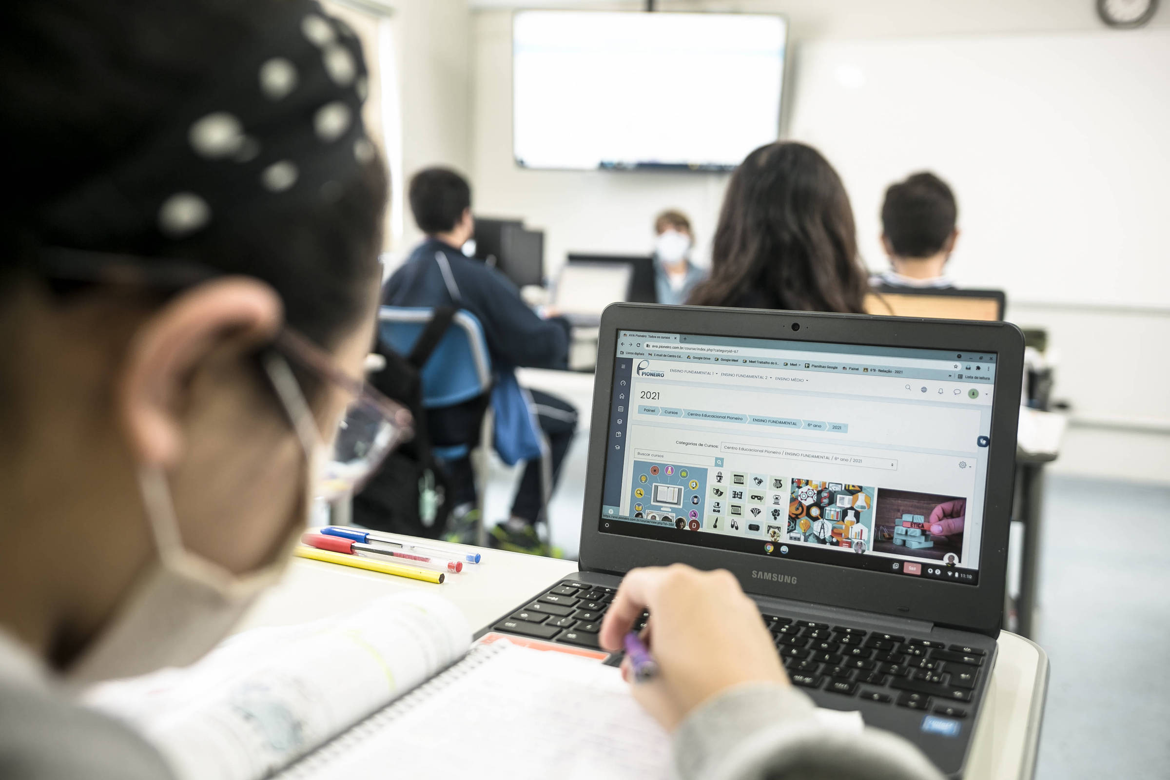 Livro físico ou digital? O que dizem estudos e a Suécia - 05/08