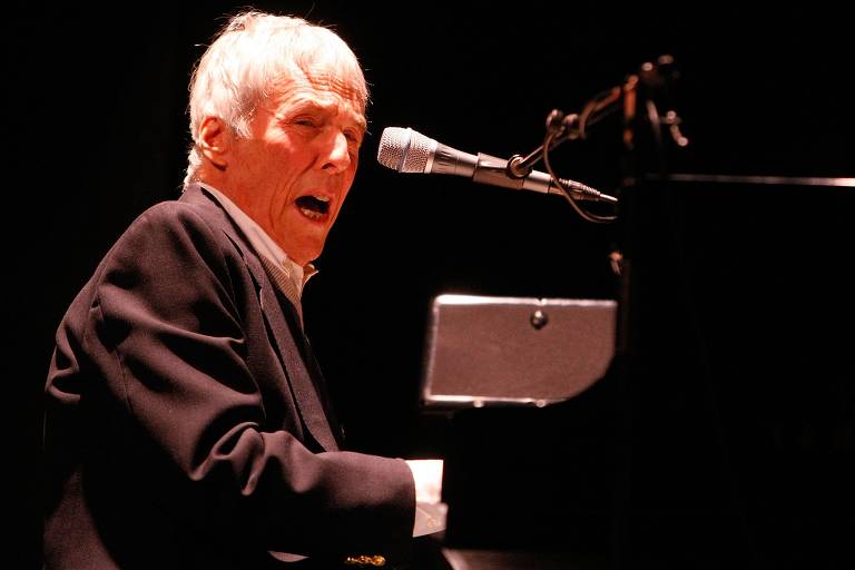 Burt Bacharach durante apresentação no Bing Theatre, em Los Angeles, em 2009