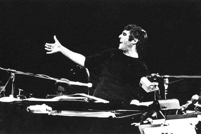 O maestro e compositor Burt Bacharach em foto dos anos 1960