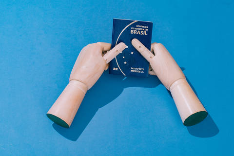 São Paulo, SP, Brasil, 21-02-2019: Passaporte brasileiro com brasão do Mercosul. (foto Gabriel Cabral/Folhapress)