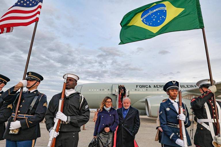 Presidente Luiz Inácio Lula da Silva e primeira-dama Janja chegam à base aérea Andrews, nos Estados Unidos