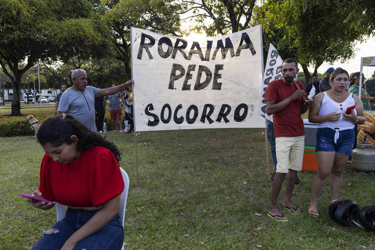 Garimpeiros fazem reunião esvaziada e xingam imprensa em Roraima