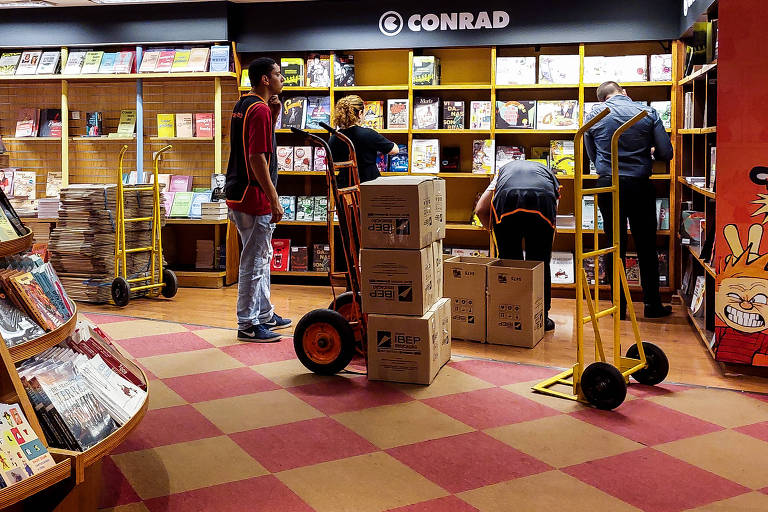 Com falência da Livraria Cultura, editoras empacotam livros e esvaziam maior loja