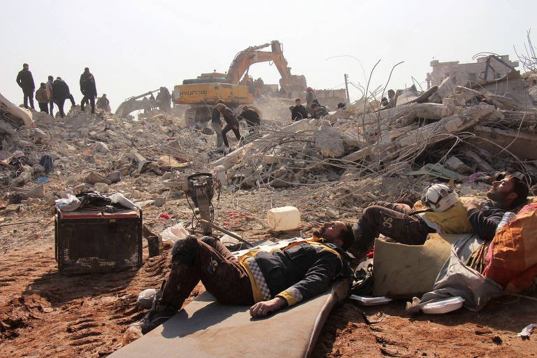 'Ouvimos gritos sob escombros, mas não dá para salvar todos', diz Capacete Branco