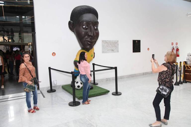 Saudações ao Rei! Museu Pelé, em Santos, expõe itens pessoais do